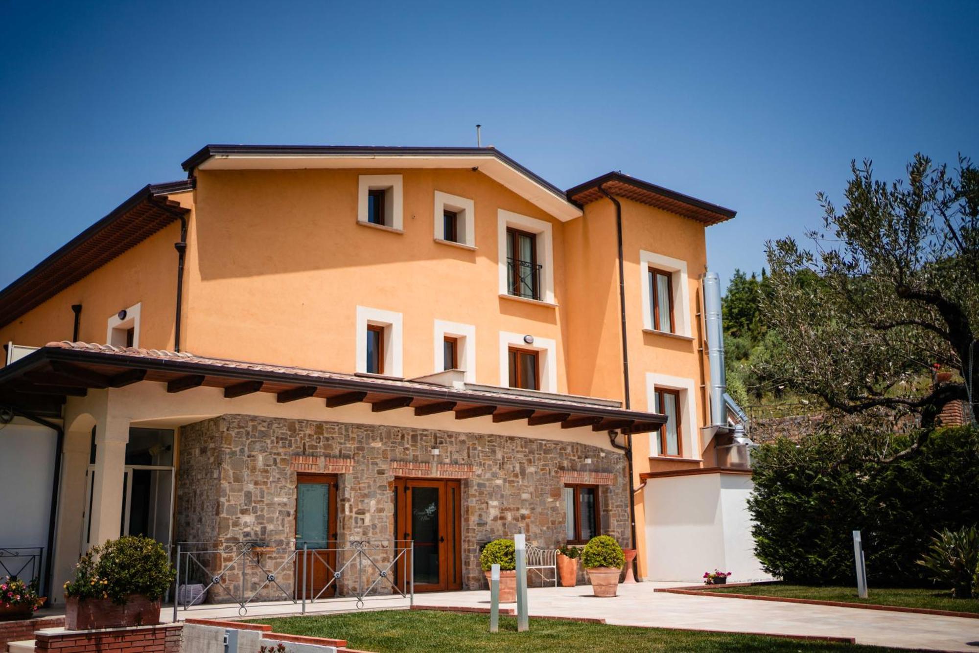 Casale Degli Ulivi Resort Pellare ภายนอก รูปภาพ